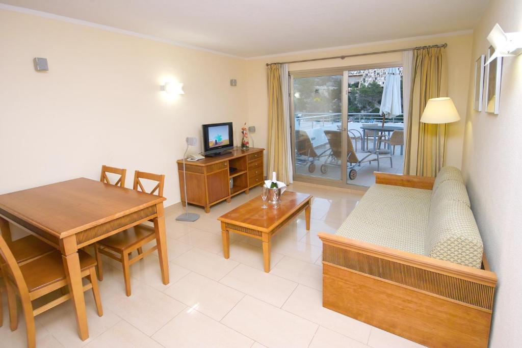 Apartamentos Balansat Port de Sant Miguel Номер фото